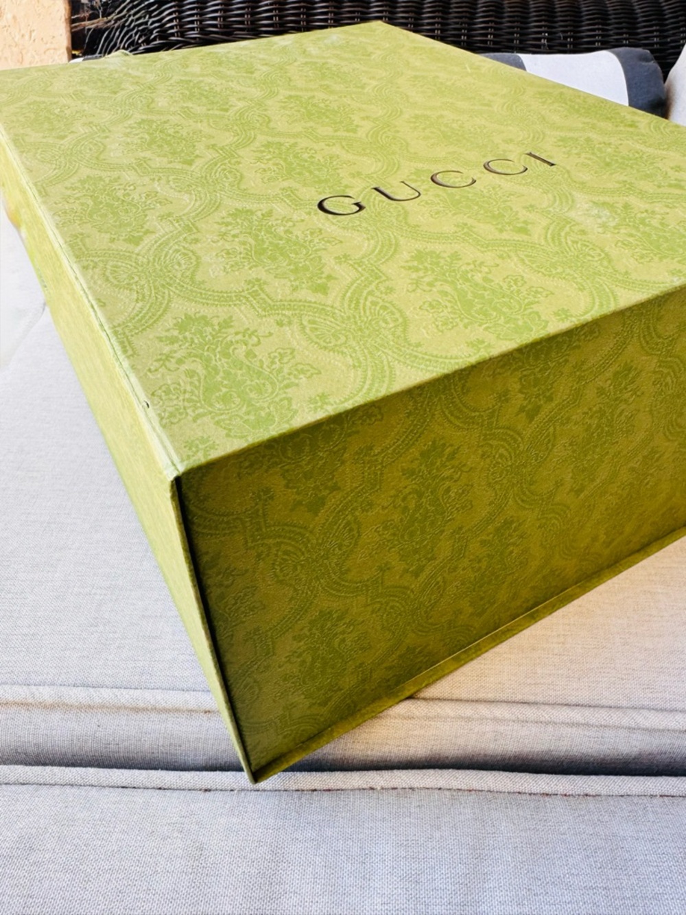 Gucci Green Paisley Gift Box with Branded Ribbon - Picture 7 of 10